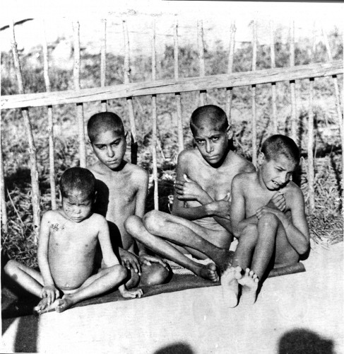 Hodonin, um 1943, Kinder im »Zigeunerlager Hodonin«, Archiv Muzea romské kultury