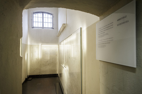 Wolfenbüttel, 2016, Blick in eine der ehemaligen Arrestzellen, Gedenkstätte in der JVA Wolfenbüttel, Jesco Denzel