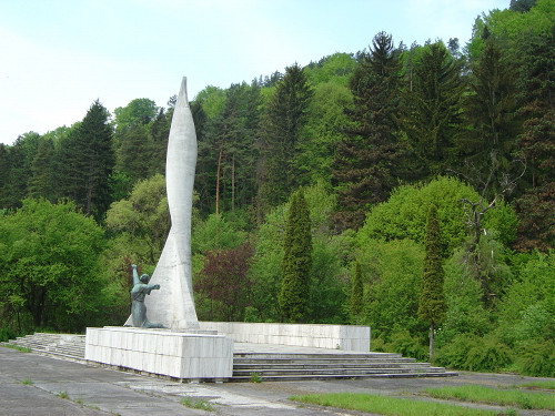 Deutschdorf an der Gran, 2004, Denkmal für die Opfer des Slowakischen Nationalaufstands in Nemecká, Stiftung Denkmal