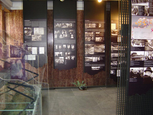 Deutschdorf an der Gran, 2004, Blick in die Ausstellung in der Gedekstätte, Stiftung Denkmal