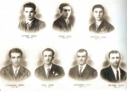 Gattatico, o.D., Postkarte mit Portraits der sieben erschossenen Brüder, Istituto Alcide Cervi