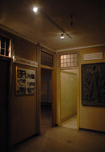 Rom, o.D., Innenansicht des Museums mit zwei ehemaligen Zellen, Museo storico della liberazione