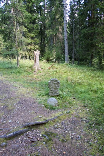 Trandum, 2002, Massengrab Nr. 12, markiert durch einen Grabstein, Bjarte Bruland