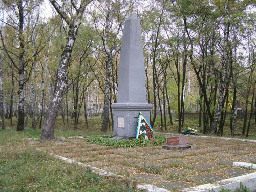 Tschernihiw, o.D., Denkmal an der Erschießungsstelle »Berezowyj Row«, jewua.org, Chaim Buryak