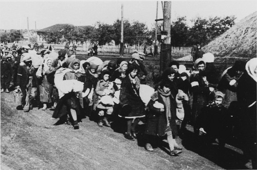 Krywyj Rih, 15. Oktober 1941, Juden auf ihrem Weg zur Erschießung,  Landesarchiv Schleswig-Holstein