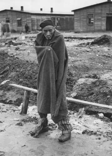 Sandbostel, 30. April 1945, Jüdischer Überlebender aus Ungarn kurz nach der Befreiung des Lagers, Imperial War Museum