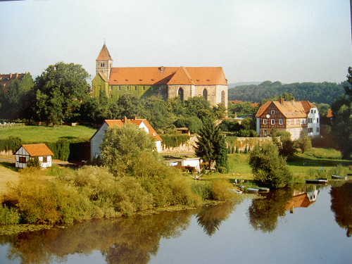 Guxhagen, o.D.,  Blick auf das ehemalige Klostergelände an der Fulda, Gedenkstätte Breitenau
