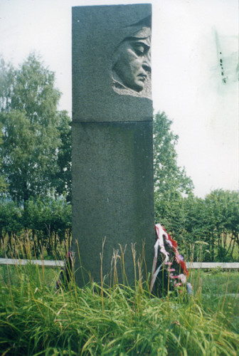 Rudnja, o. D., Denkmal »Trauernde Mutter«, Nautschno-proswetitel'skij Zentr »Holocaust«, Moskau