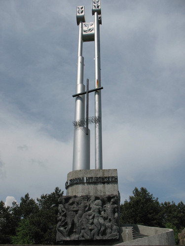 Bromberg-Fordon, 2010, Das 1975 entstandene Denkmal in der Gedenkstätte im »Tal des Todes«, Rada Ochrony Pamięci Walk i Męczeństwa 
