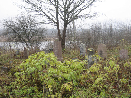 Jurburg, 2011, Auf dem Friedhof, Stiftung Denkmal
