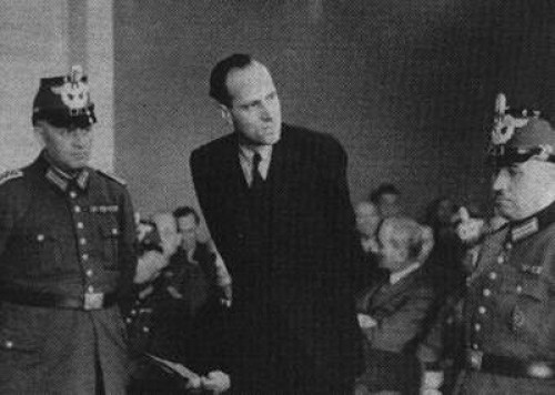 Berlin, Juli 1944, Helmuth James Graf von Moltke vor dem »Volksgerichtshof«, Gedenkstätte Deutscher Widerstand