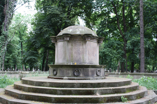 Breslau, 2014, Denkmal für gefallene jüdische Soldaten des Ersten Weltkrieges am Neuen Jüdischen Friedhof, Stiftung Denkmal