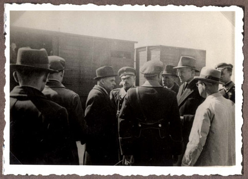 Skopje, 1943, »Judenkommissar« Belev beaufsichtigt die Deportation der Juden aus Skopje, Yad Vashem