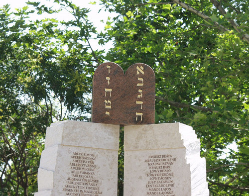 Tolnau, 2002, Detailansicht des Denkmals, Stiftung Denkmal