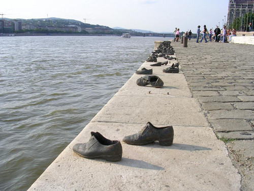 Budapest, 2005, Schuhe am Donauufer, Stiftung Denkmal, Diana Fisch