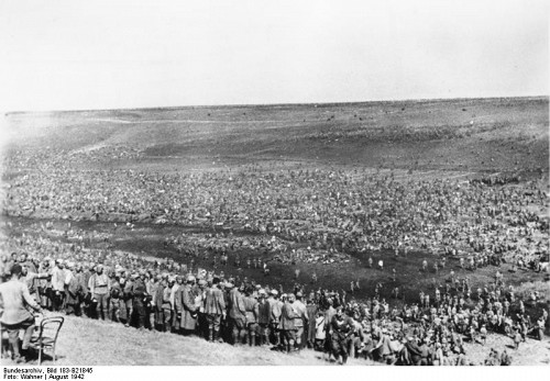 o.O., August 1942, Sowjetische Kriegsgefangene im Lager, Bundesarchiv, Bild 183-B21845, Wahner