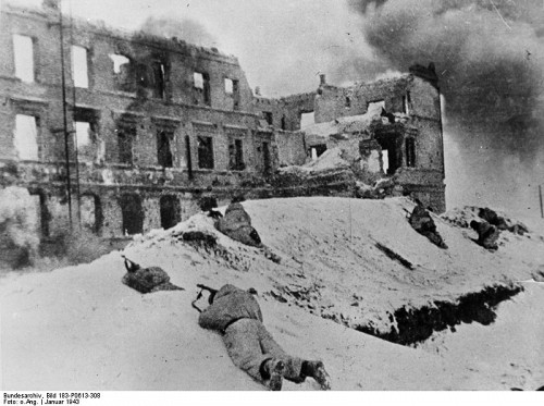 Stalingrad, Januar 1943, Sowjetische Soldaten beim Häuserkampf, Bundesarchiv, Bild 183-P0613-308