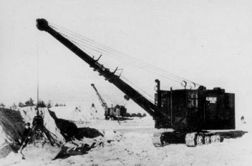 Treblinka, 1942/43, Bild aus dem privaten Album des Lagerkommandanten Kurt Franz: Ein Bagger, der zum Ausheben der Massengräber benutzt wurde, Yad Vashem