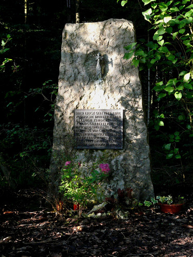Bühlerzell, 2012, Gedenkstein am Kinderfriedhof, Ulrich Erhard