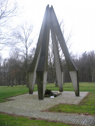 Oerbke, 2007, Mahnmal von Klaus Seelenmayer, Gemeindefreier Bezirk Osterheide