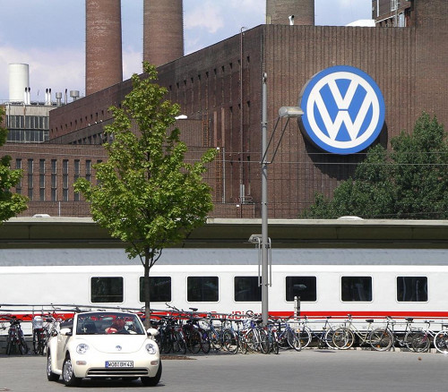 Wolfsburg, o.D., VW-Logo auf dem alten Heizkraftwerk, Klaus Reichardt