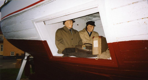 Gilleleje, 2007, Fischerboot auf dem Museumsgelände mit einem nachgestalteten Fluchtversteck, Mogens Wulff