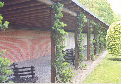 Kopenhagen, 2003, Pergola  und Tafeln mit den Namen der vermissten Opfer im Gedenkhain in Ryvangen, Stiftung Denkmal, Christl Wickert