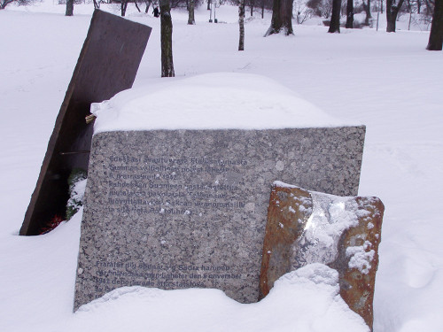 Helsinki, o.D., Ansicht des Denkmals im Winter, Jorma Virtanen