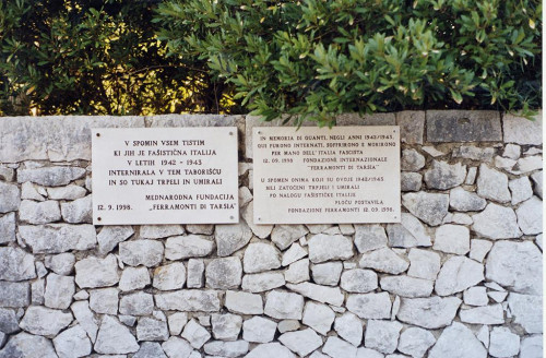 Rab, 2005, Gedenktafeln der italienischen »Fondazione Ferramonti«, Stiftung Denkmal, Christian Schölzel