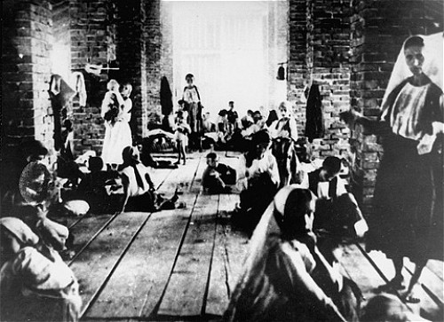 Stara Gradiška, o.D., Frauen und Kinder wurden im Turm gefangen gehalten, Muzej Revolucije Narodnosti Jugoslavije
