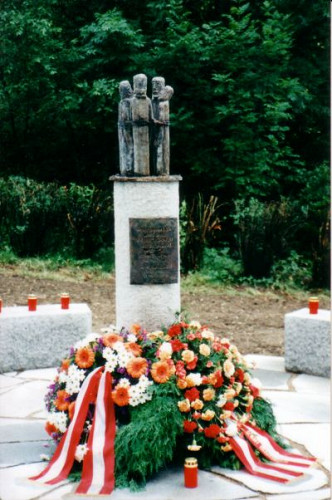 St. Pantaleon, 2000, Denkmal in der Erinnerungsstätte Lager Weyer,  Verein Erinnerungsstätte Lager Weyer, Inge Widaue