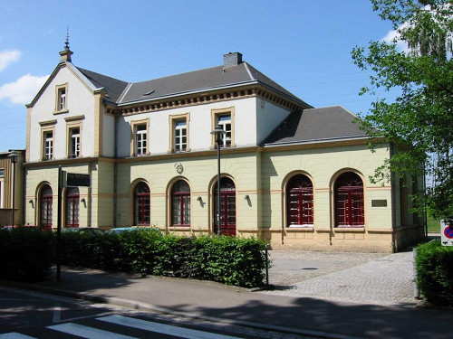 Luxemburg-Hollerich, o.D., Das ehemalige Bahnhofsgebäude, Mémorial de la Déportation