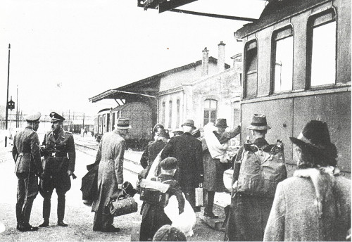 Luxemburg-Hollerich, September 1942, Zwangsumsiedler besteigen einen Deportationszug, Marie-Madeleine Schiltges
