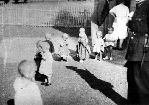 Sissek, 1942, Ankunft des ersten Kindertransports ins Lager Sissek am 3. August, JUSP Jasenovac