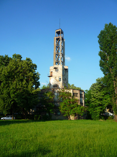 Belgrad, 2012, Im zentralen Turm des Messegeländes war die Lagerverwaltung untergebracht, Stiftung Denkmal