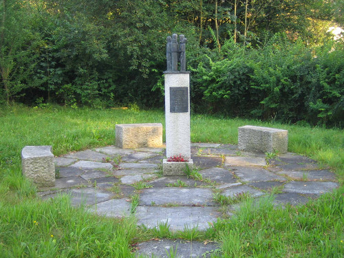 St. Pantaleon, 2008, Denkmal in der Erinnerungsstätte Lager Weyer, gemeinfrei