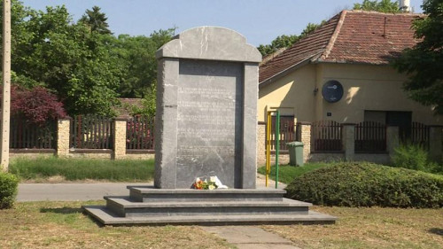 Subotica, 2019, Gedenkstein für die Opfer des Ghettos in der Pal-Pap-Straße, Magyar Nemzeti Tanács