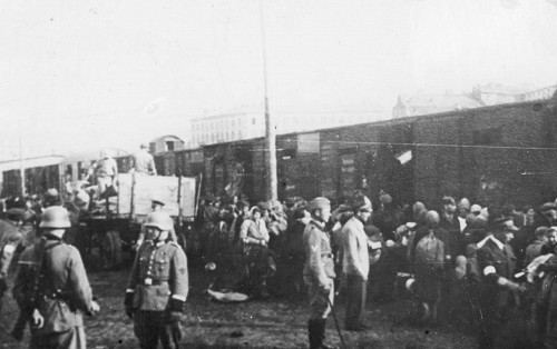 Warschau, 1942, Deportation am Umschlagplatz, Żydowski Instytut Historyczny