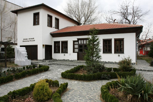 Kjustendil, o.J., Das als Museum nachgebaute Geburtshaus Dimitar Peschews, Regionalen Istoritscheski Muzej