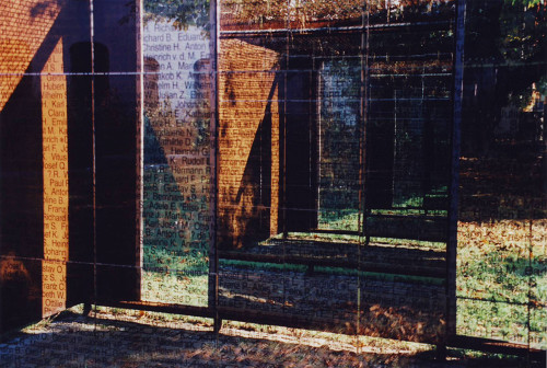 Andernach, 1996, Blick durch die Glasstreifen in den Container, Paul Petzel