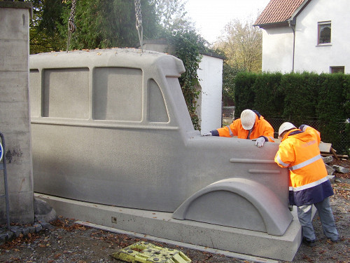 Ravensburg-Weißenau, 2006, Bei der Aufstellung des Denkmals, ZfP Südwürttemberg