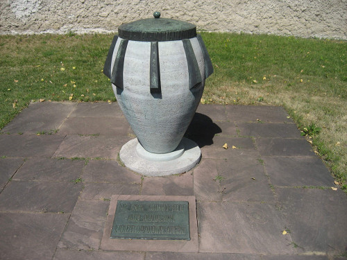 Berlin, 2010, Urne mit Erde aus deutschen Konzentrationslagern, Stiftung Denkmal
