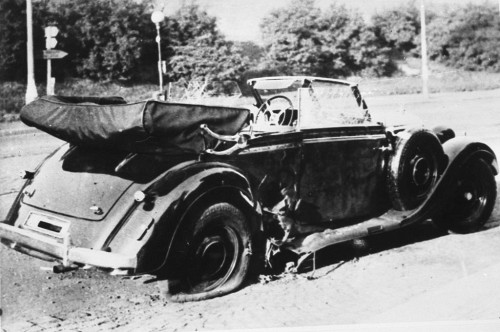 Prag, 1942, Heydrichs Wagen nach dem Attentat, Bundesarchiv, Bild 146-1972-039-44, k.A.