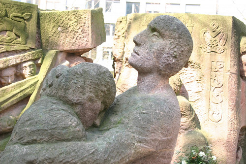 Berlin, 2008, Detailansicht des Denkmals in der Rosenstraße, Stiftung Denkmal, Anne Bobzin
