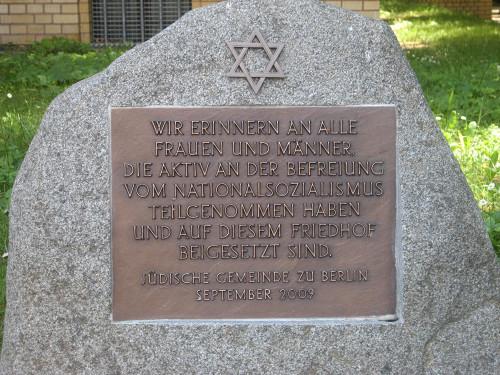 Berlin-Weißensee, 2010, Gedenkstein für Partisanen und Soldaten der Roten Armee, Stiftung Denkmal