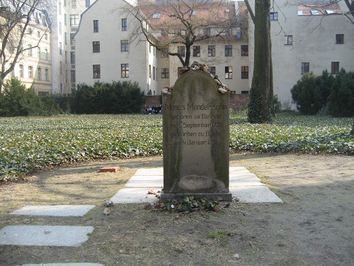 Berlin, 2011, Grabstein des Philosophen Moses Mendelssohn, Stiftung Denkmal