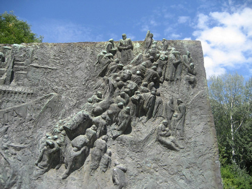 Berlin, 2010, Detailansicht am Relief: Republikaner fliehen aus Spanien, Stiftung Denkmal