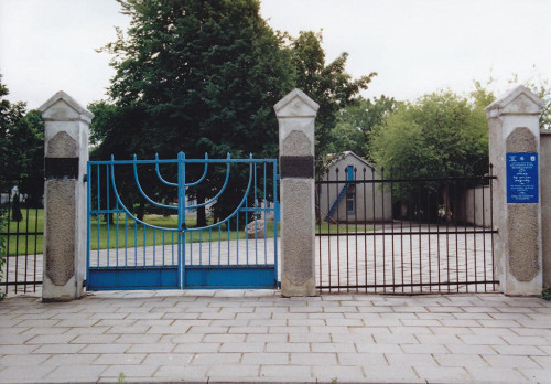 Memel, 2001, Eingang zum früheren jüdischen Friedhof, Stiftung Denkmal