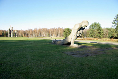 Salaspils, 2009, Skulpturen auf dem Gelände der Gedenkstätte, Ronnie Golz