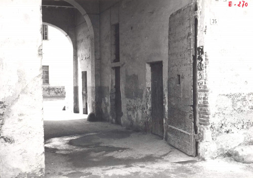 Borgo San Dalmazzo,  Anfang 1980er Jahre, Eingang ins Lager, Istituto Storico Resistenza Cuneo